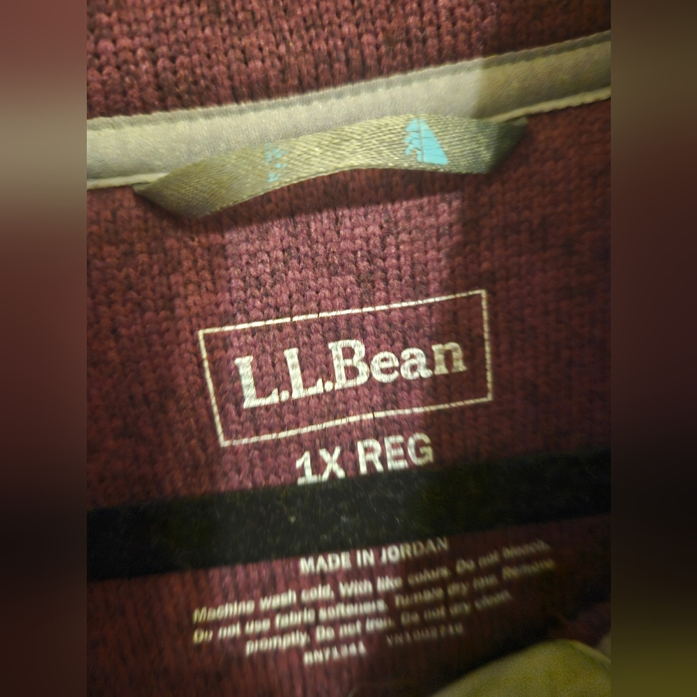 L.L. Bean Women's Plum Pullover Fleece Hoodie with Gray Trim - Picture 3 of 4
